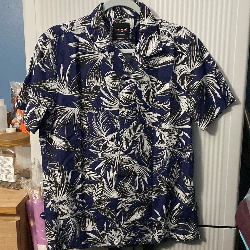 Superdry short sleeve cabana shirt.